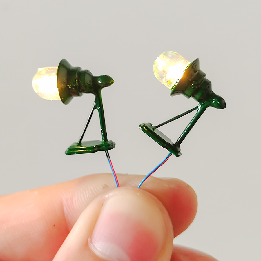 2 pçs em miniatura 3v luzes le - Model Kit Wall E avaliação e preço